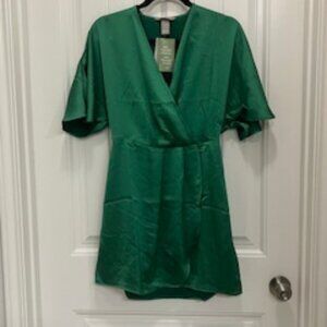NWT - WMNS HM Romper Short Sleeve, V-Neck, Cinched Waist